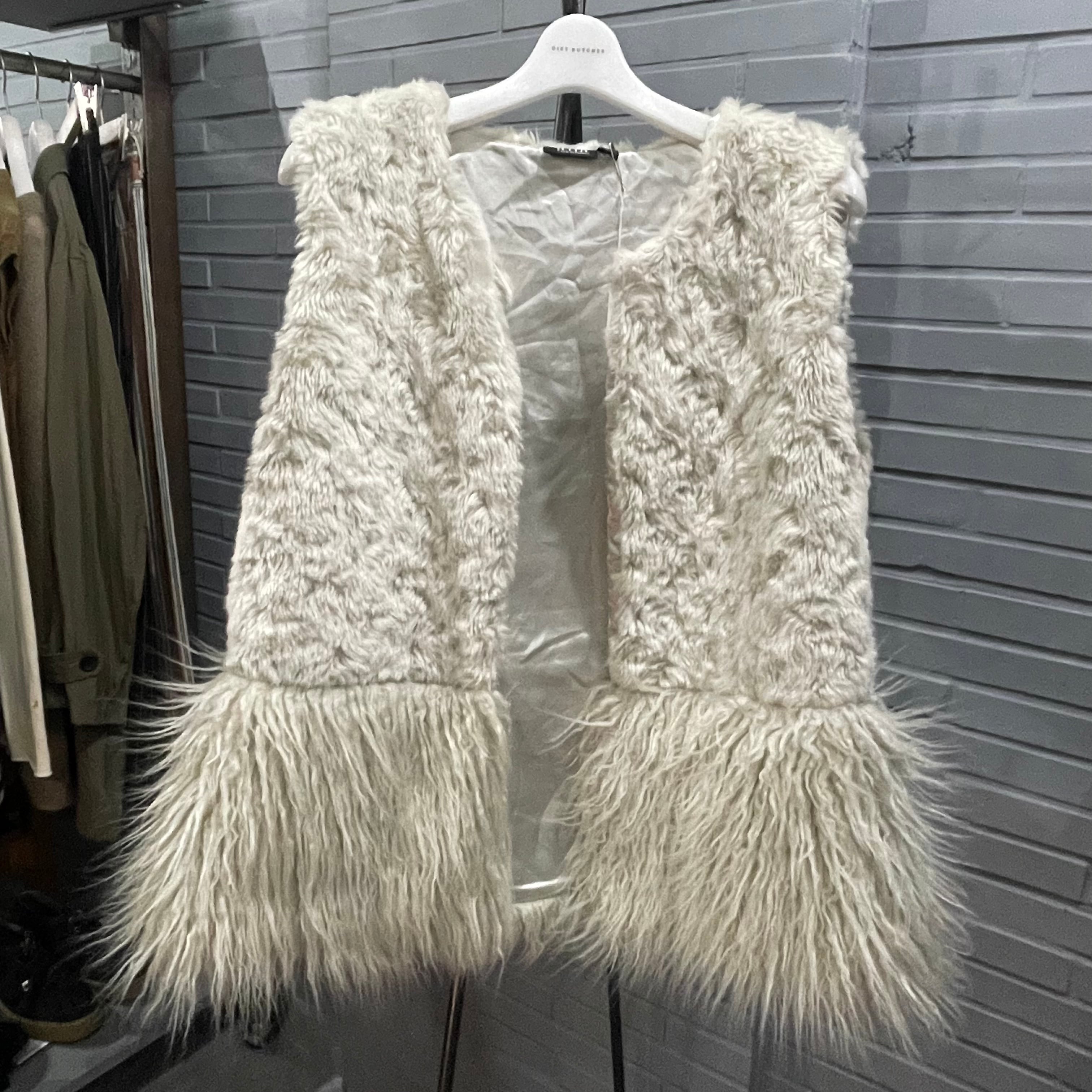FAKE FUR VEST