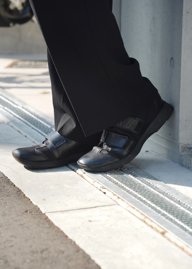 GUCCI by Tom Ford velcro leather sneaker