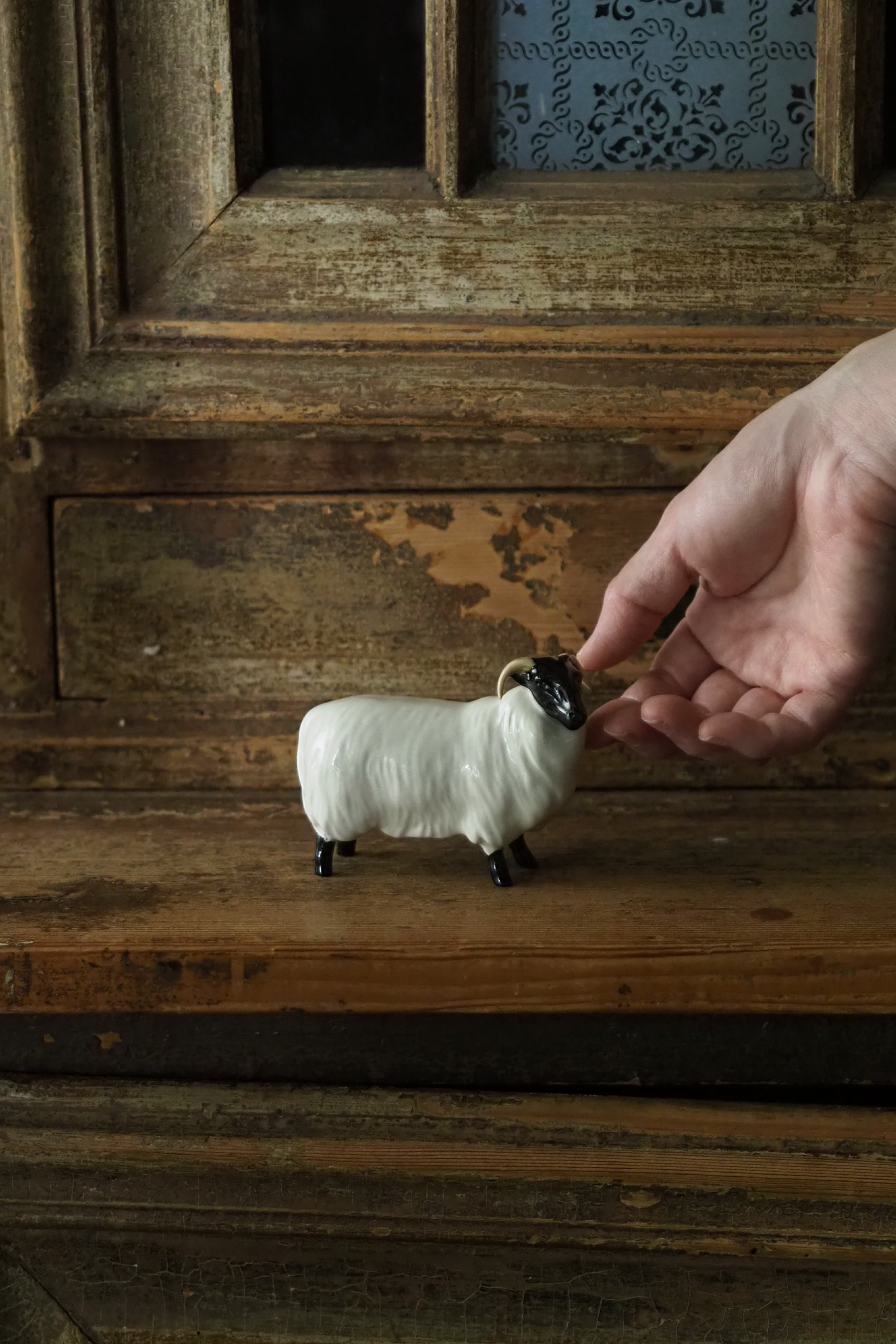 三日月眼の羊-vintage pottery sheep objet | アンティーク