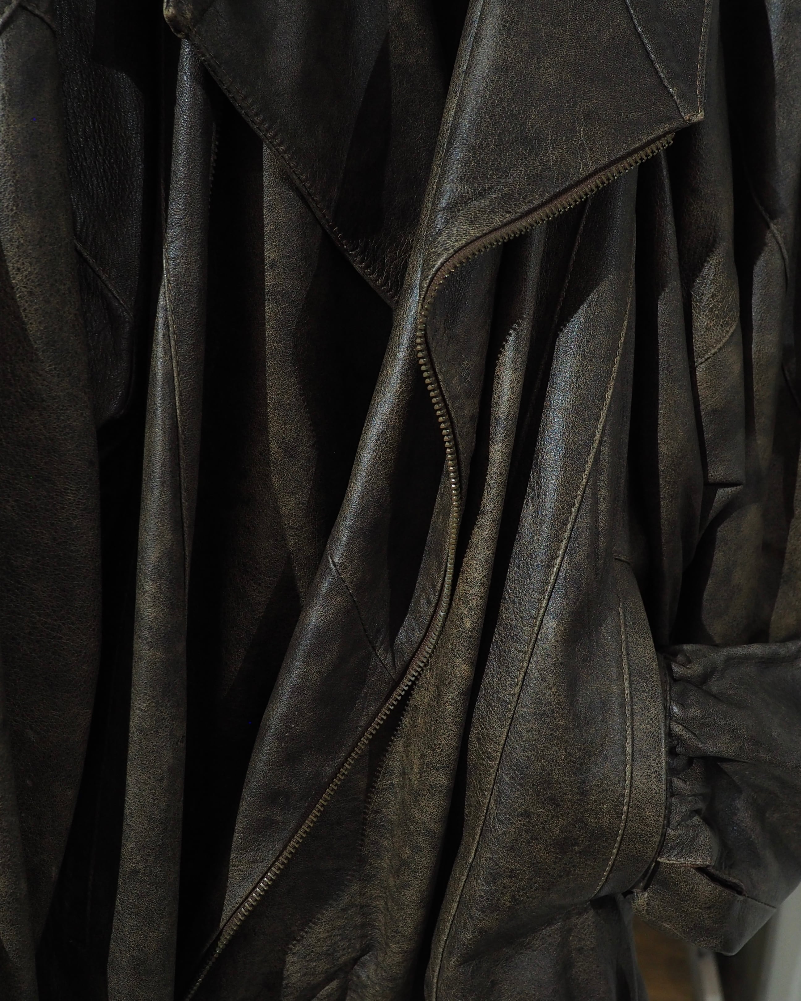 " Made in Italy - Vera Pelle " Unconventional Deformed Silhouette Vintage Leather Jacket