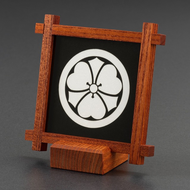 ［丸に剣片喰］組子細工の家紋パネル