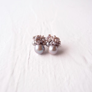 【真珠刺繍/ピアス】Gray Round Pearl Mix Earrings/グレーラウンドパールミックス(Light Gray)