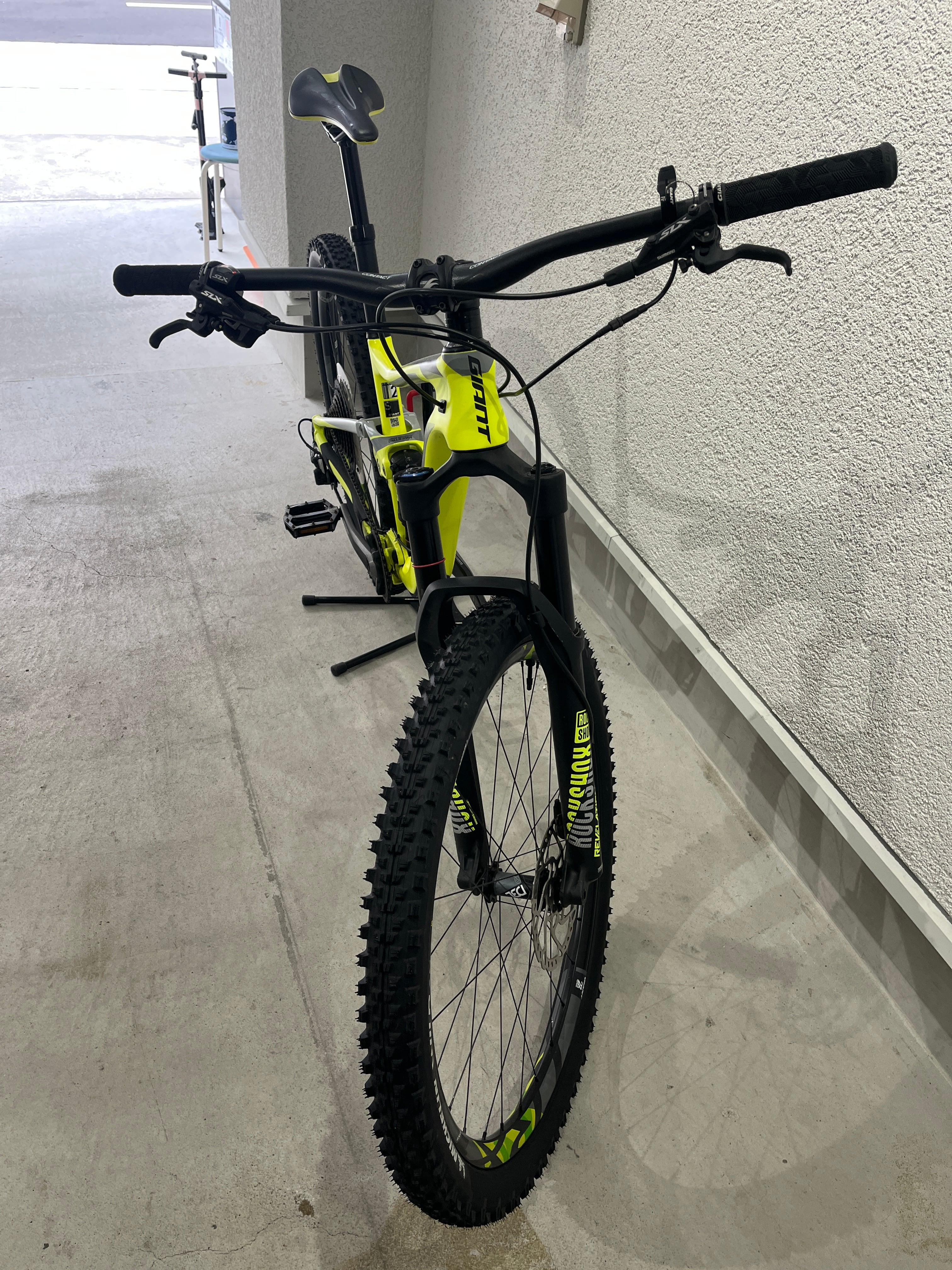 GIANT ANTHEM ADVANCED 2 2018年モデル 極上中古車 フルサスMTB 土