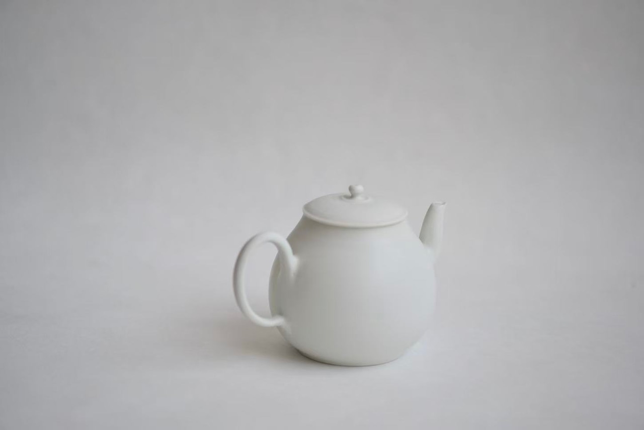 村田匠也 Takuya Murata - 白磁茶壺 Teapot