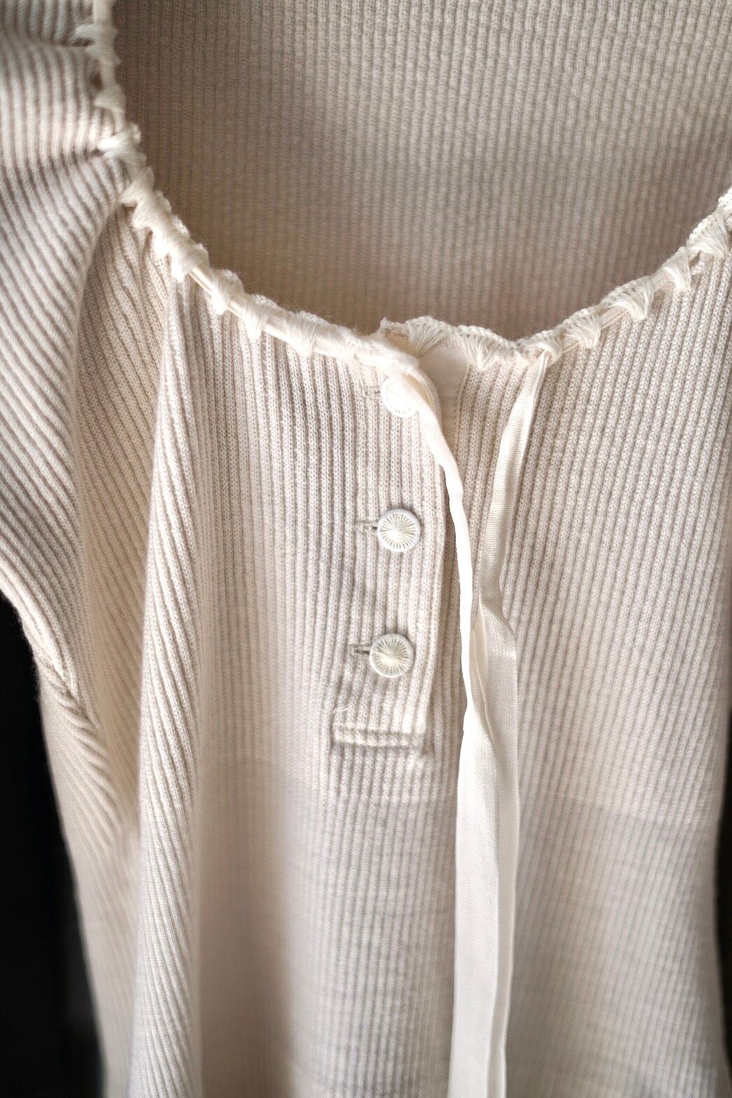 FUMIKA_UCHIDA / RIB STITCH HENLEY-NECK UNDERWEAR ( IVORY, PINK