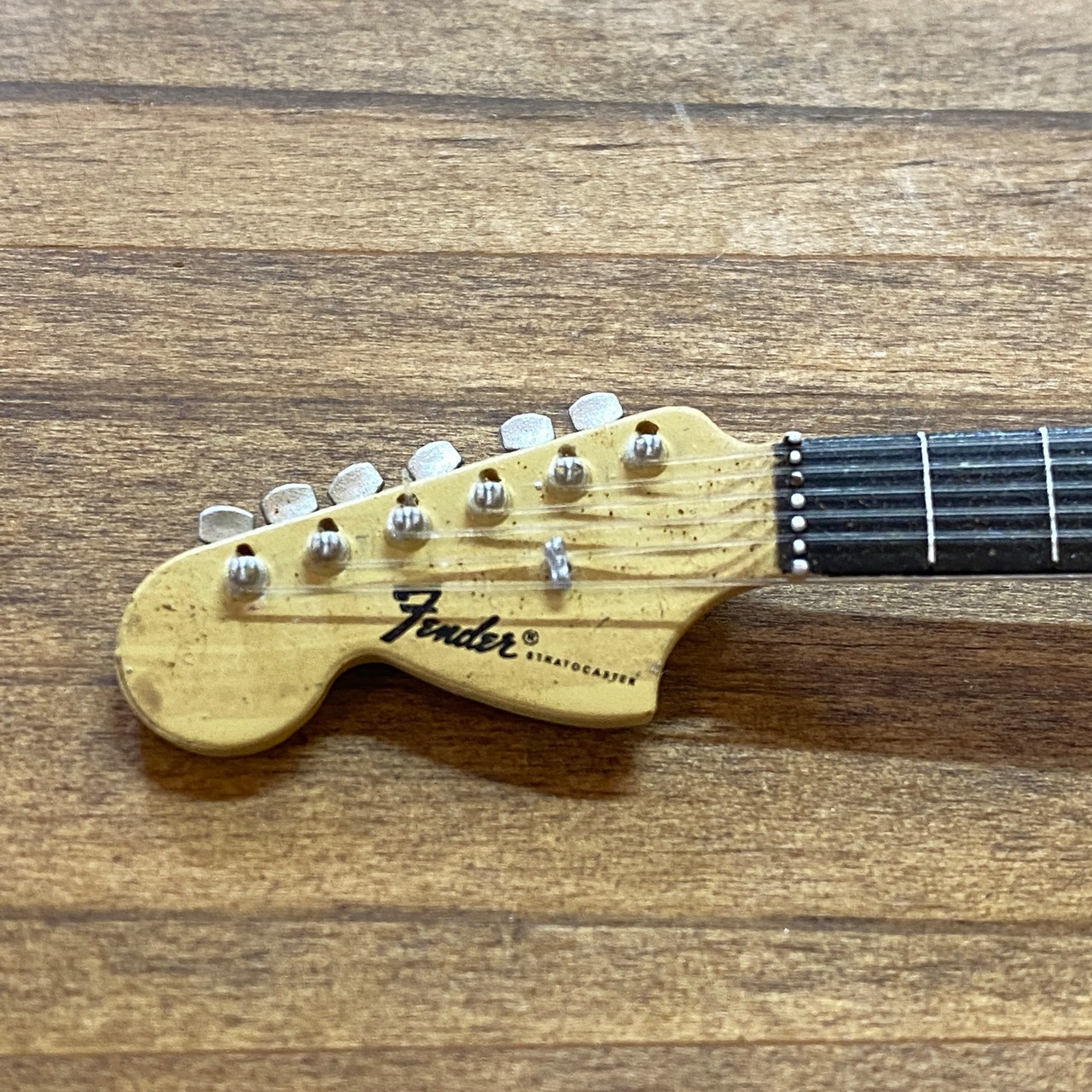 Fender Stratocaster miniature guitar keychain