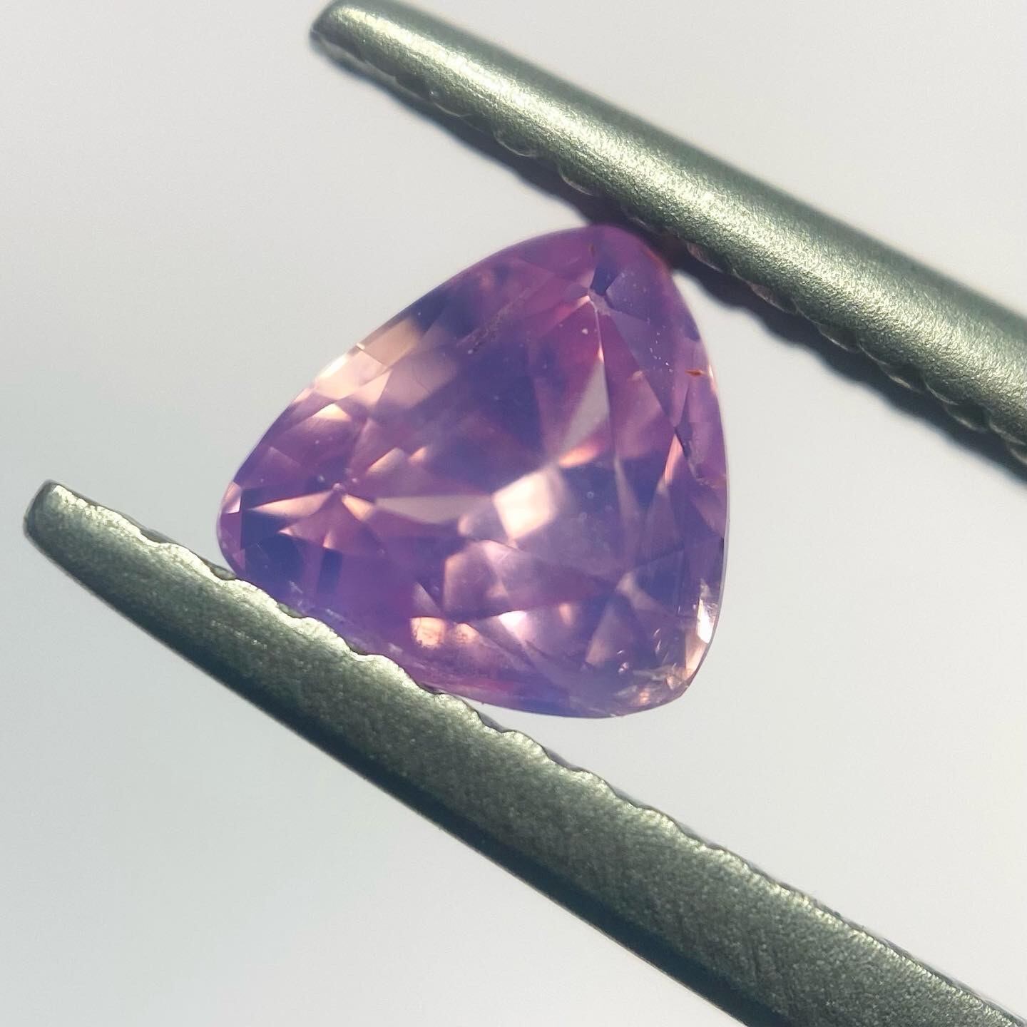 桜貝 シルキーピンクなサファイア