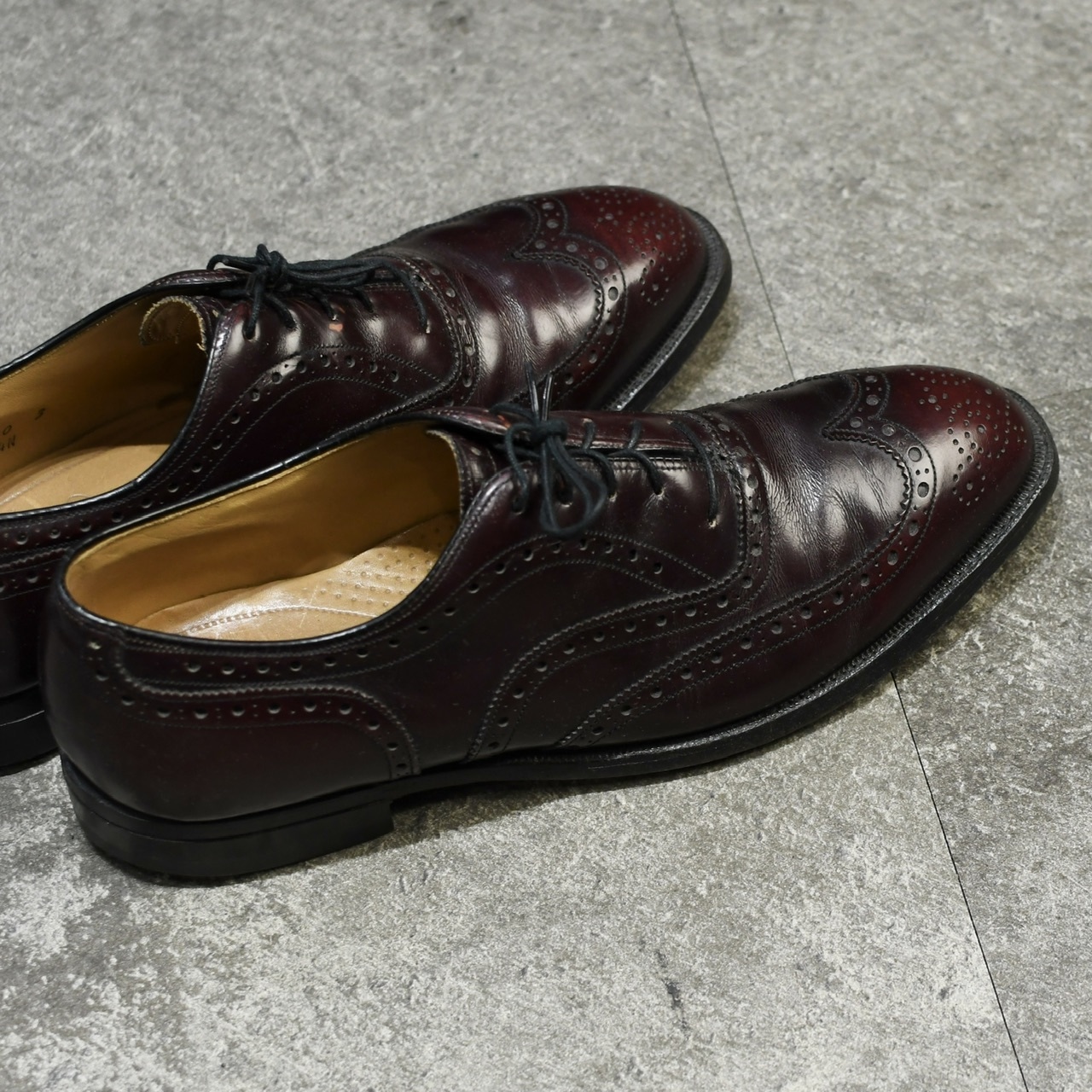 Johnston & Murphy wingtip leather shoes wine red