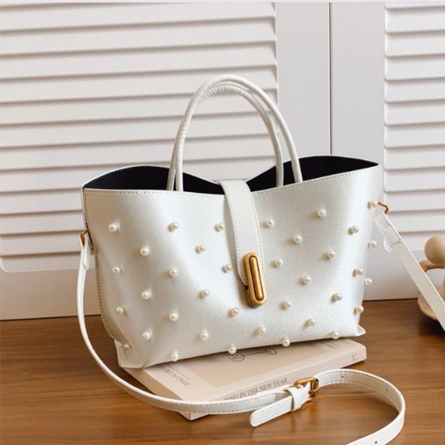 パールスタッズハンドバッグ　A3313