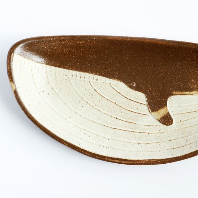 old white 大きなくじらのお皿 陶器 よしざわ窯 | うつわと暮らし｜M's