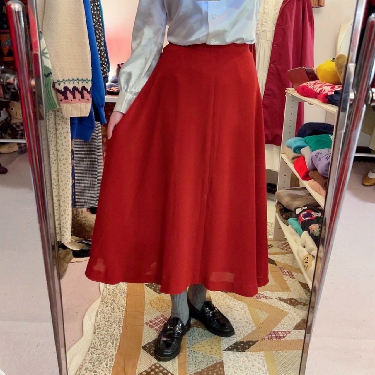 red seams flare skirt