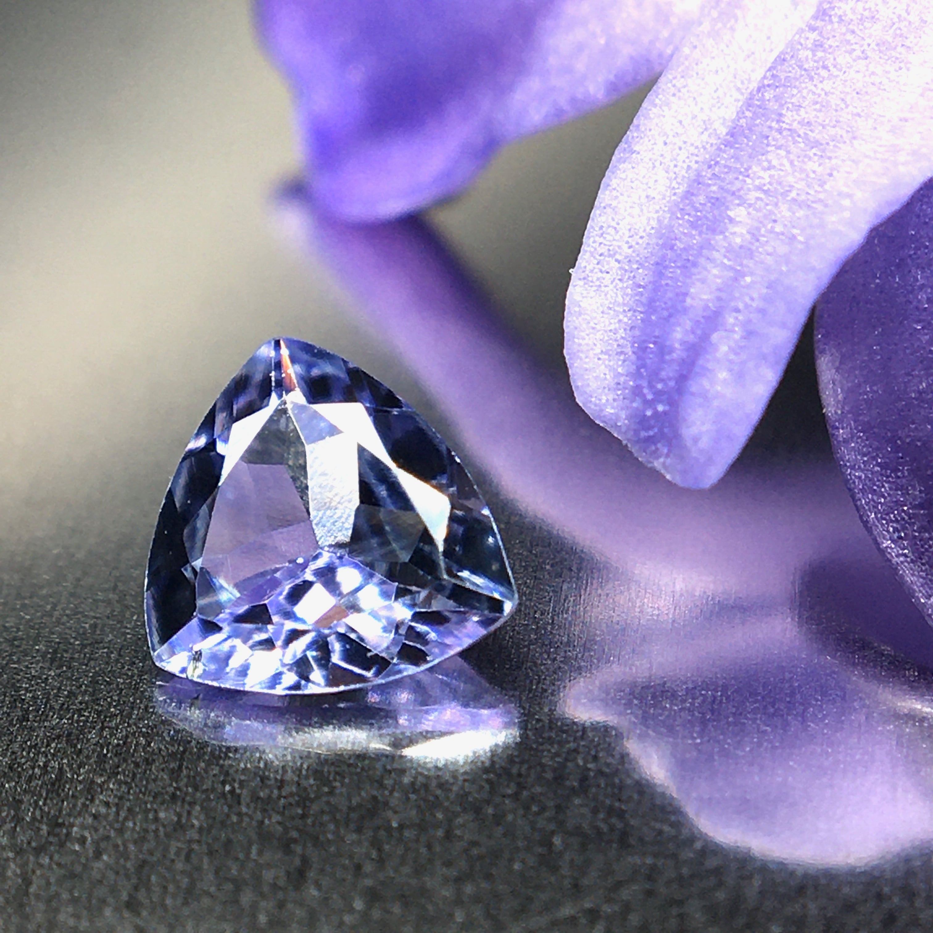 繊細な”すみれ色”の宝石 0.3ct UP 天然 非加熱 タンザナイト