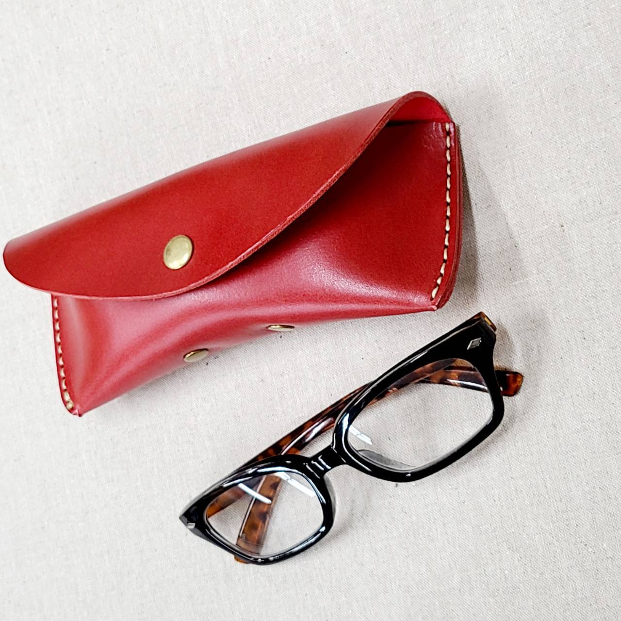 かばん屋さんの レザーメガネケース（レッド）dragon factory