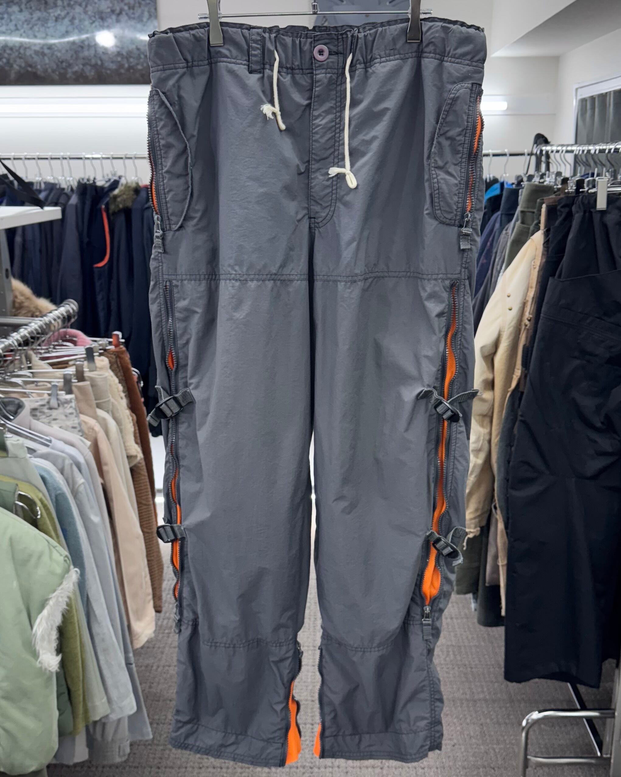 ROBERT CARY WILLIAMS DISTRESSED JEANS 【公式通販】 ROBERT CARY WILLIAMS DISTRESSED JEANS 【公式通販】