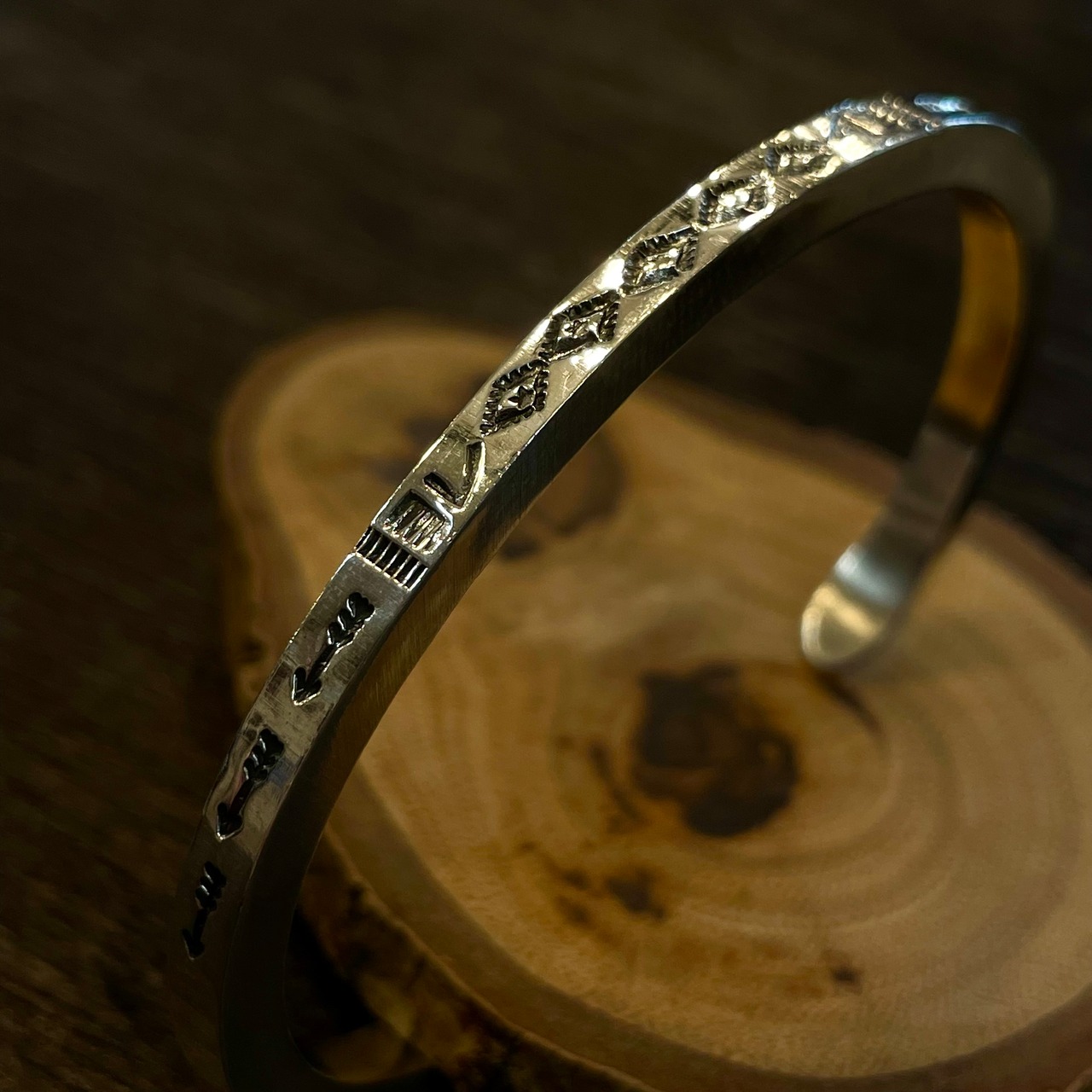 ジョスリンキャドマン(JocelynCadman) スタンプワークバングル - 3