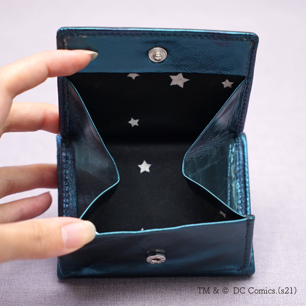 Ｂ*Ｐ様 刺繍ミニ財布　バットマン&キャットウーマン　ネイビー　三つ折り 刺繍ミニ財布 バットマン＆キャットウーマン NAVY | tamaobazaaar