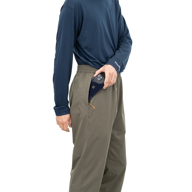 旅にもハイキングにもストレスのないパンツ"Unwind Pants"