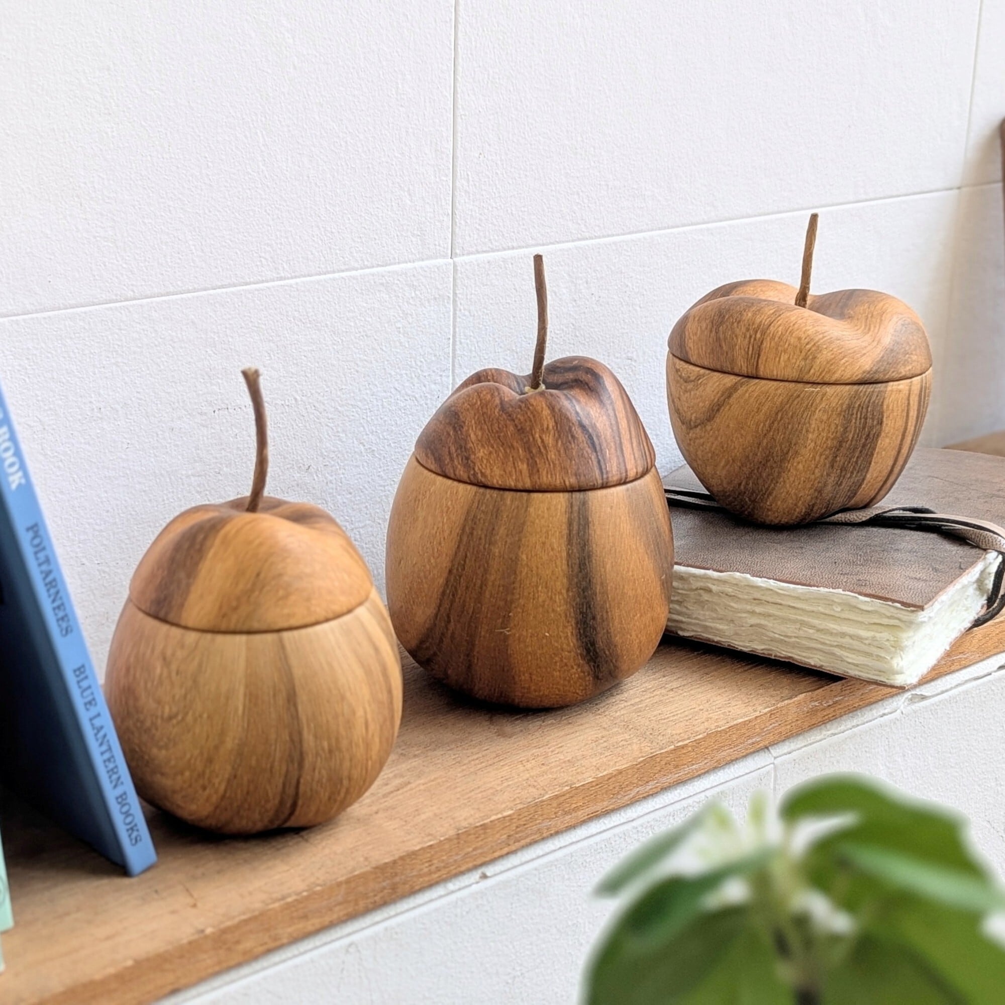 WOOD GRAIN CERAMIC JAR : Apple | BamBooks the Heritage