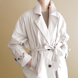 ★トレンチコート(オフホワイト)