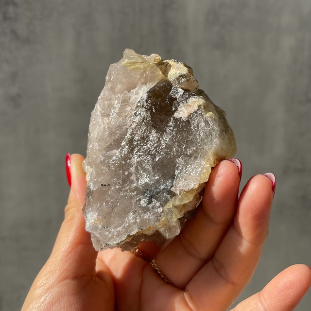 ブラジル・バイーア州ノーヴォ・オリゾンテ産【ルチルクォーツ（金針水晶）】① 鉱物 天然石 パワーストーン