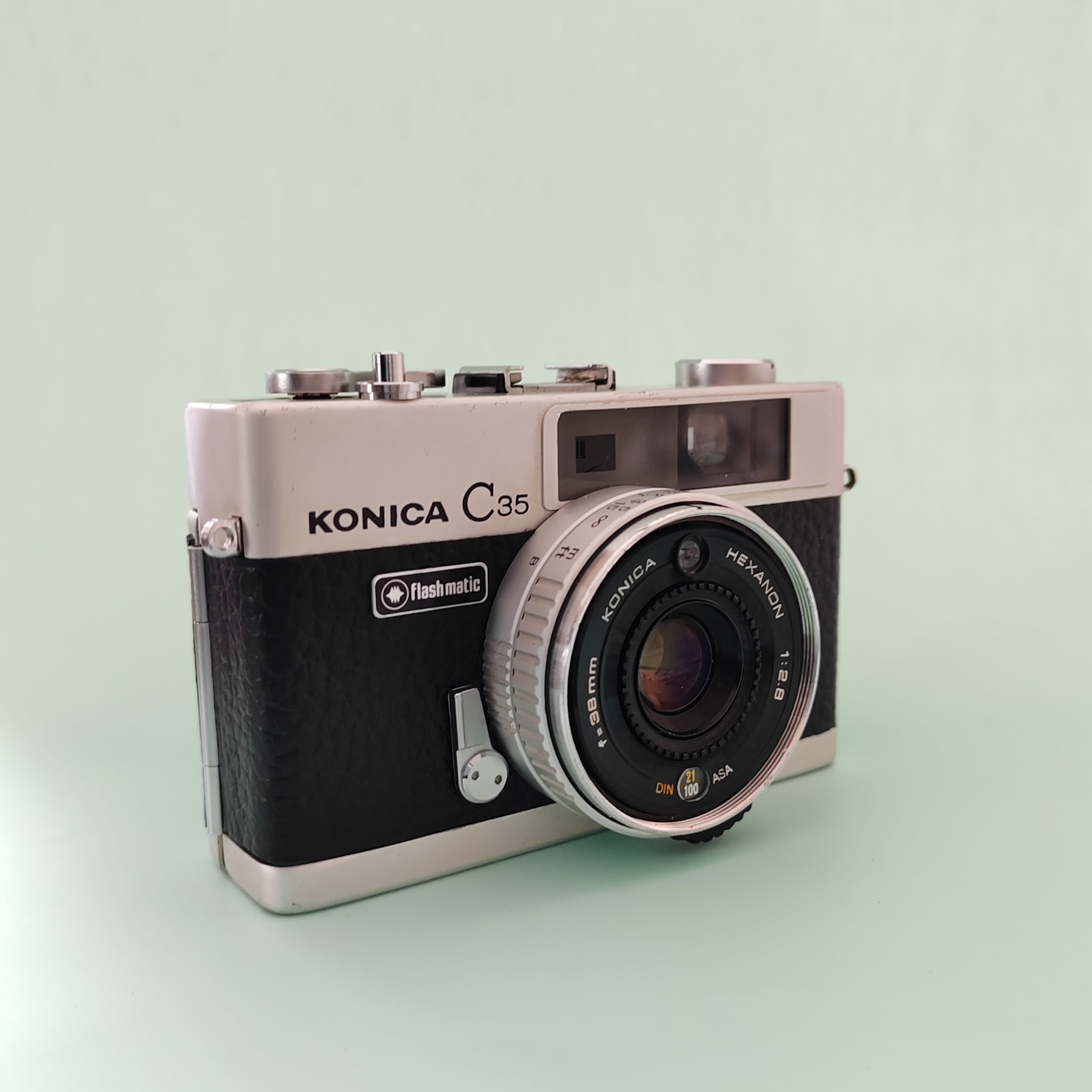 Konica C35 Flashmatic 整備済みフィルムカメラ｜本革ジェットブラック・3ヶ月保証