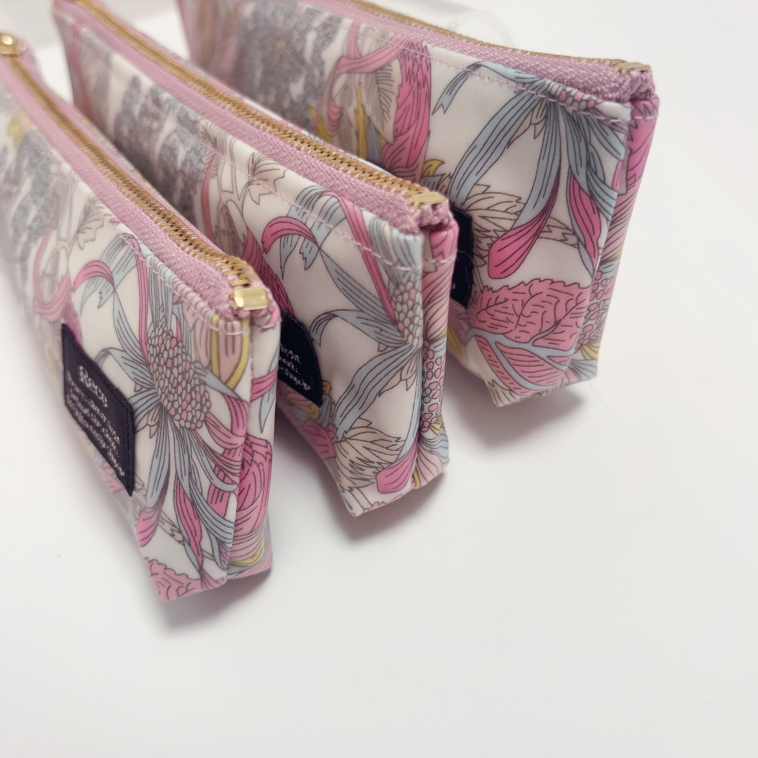 リバティラミネート隠しマチクリアポーチL〈ワイルドフラワーズ