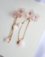 " 花、ひらり（sakura）耳飾り”