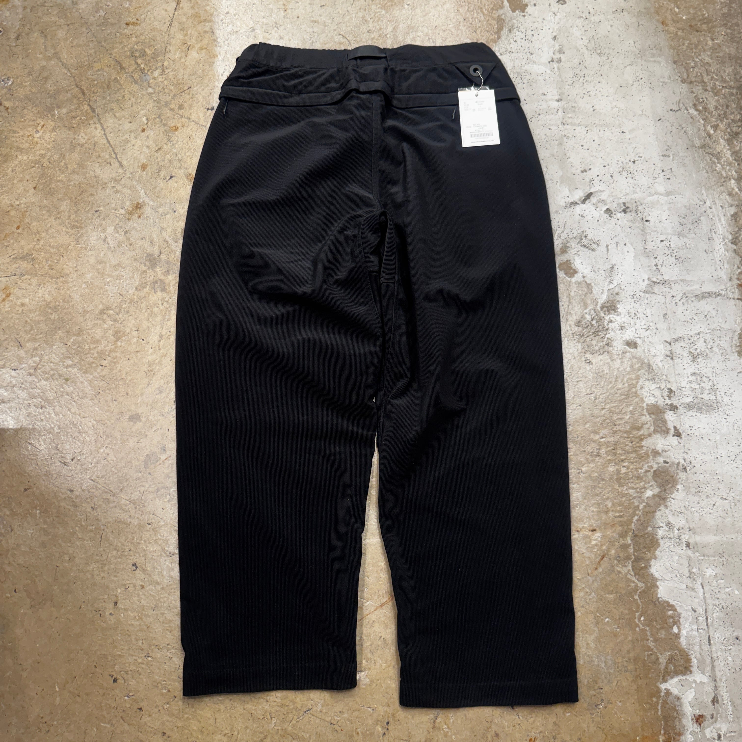 WHITE MOUNTAINEERING × GRAMICCI CORDUROY 3 TUCK PANTS BLACK