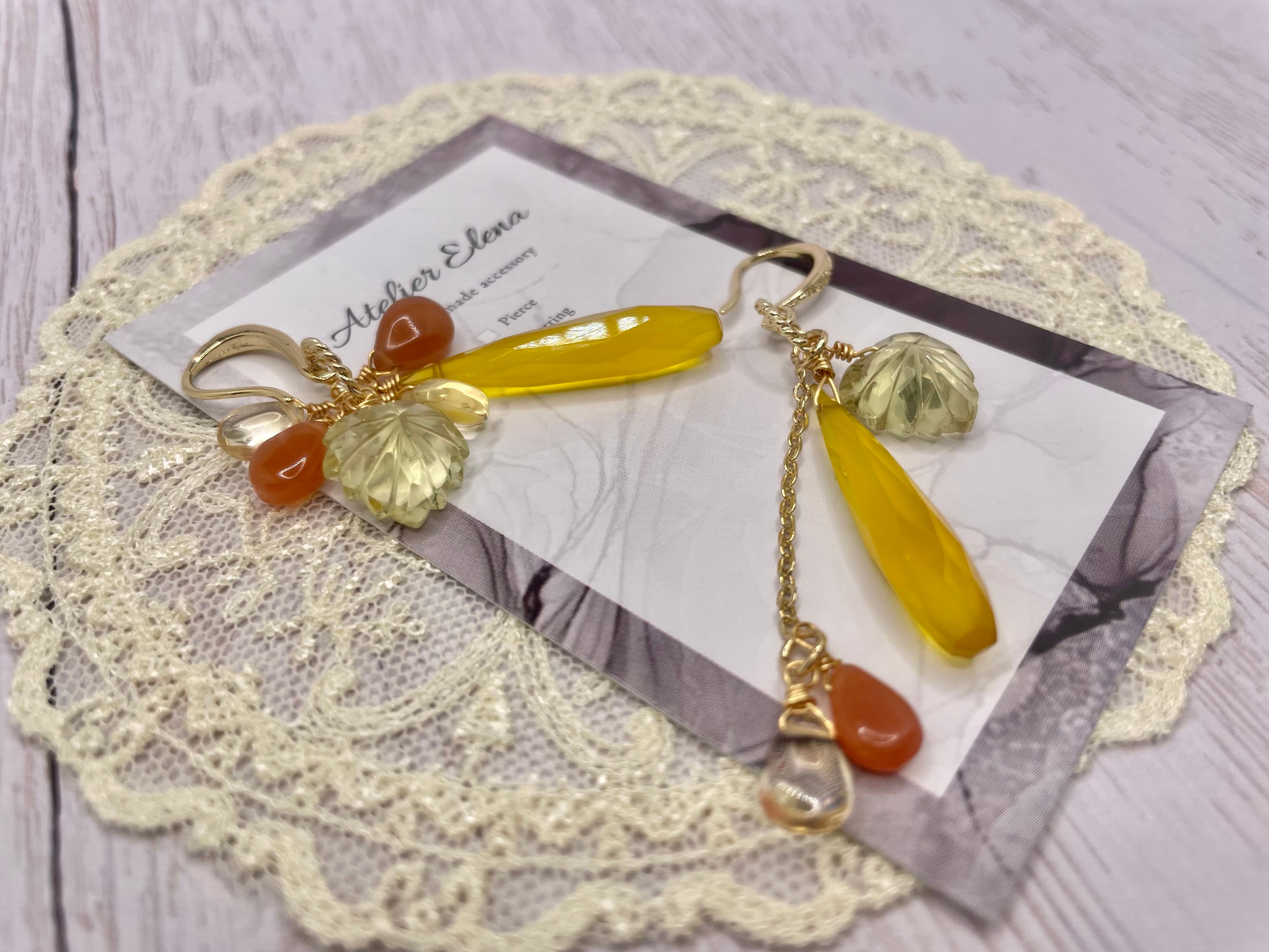 レモンクォーツ葉っぱカービングの秋ピアス | 天然石アクセサリーと 