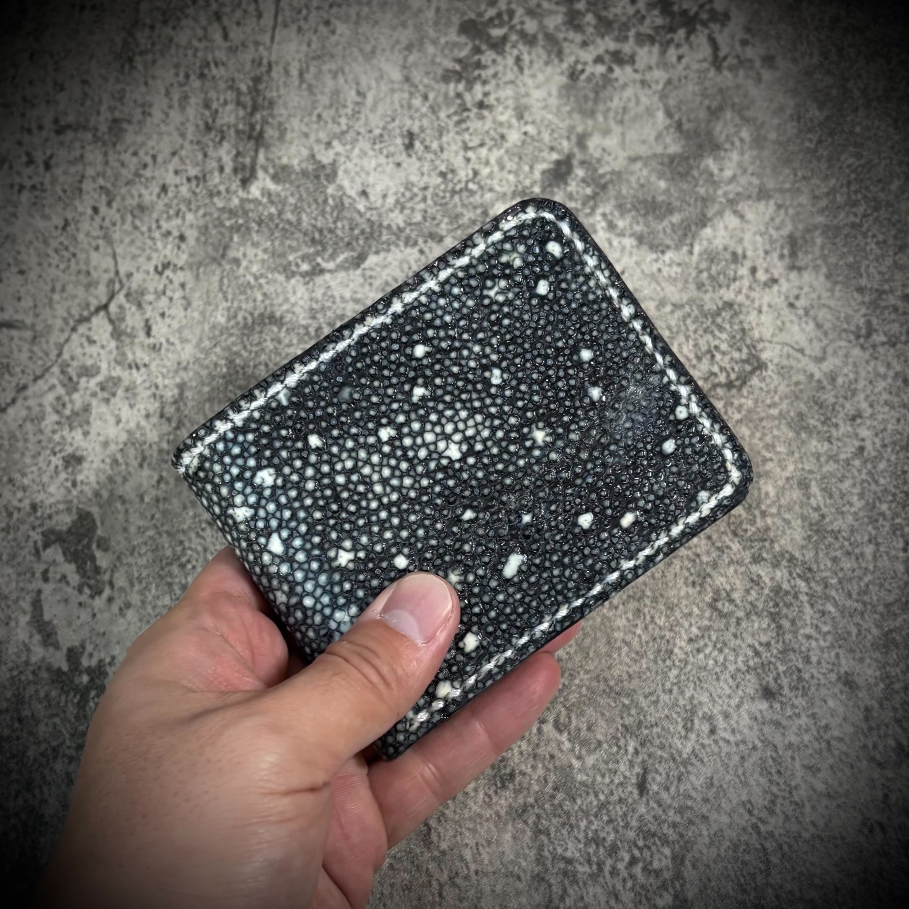 【使用頻度小】スタースティングレイ 梅花皮 ケース ガルーシャ 梅花皮 スタースティングレイ 長財布 スティングレイ ガルーシャ 本革