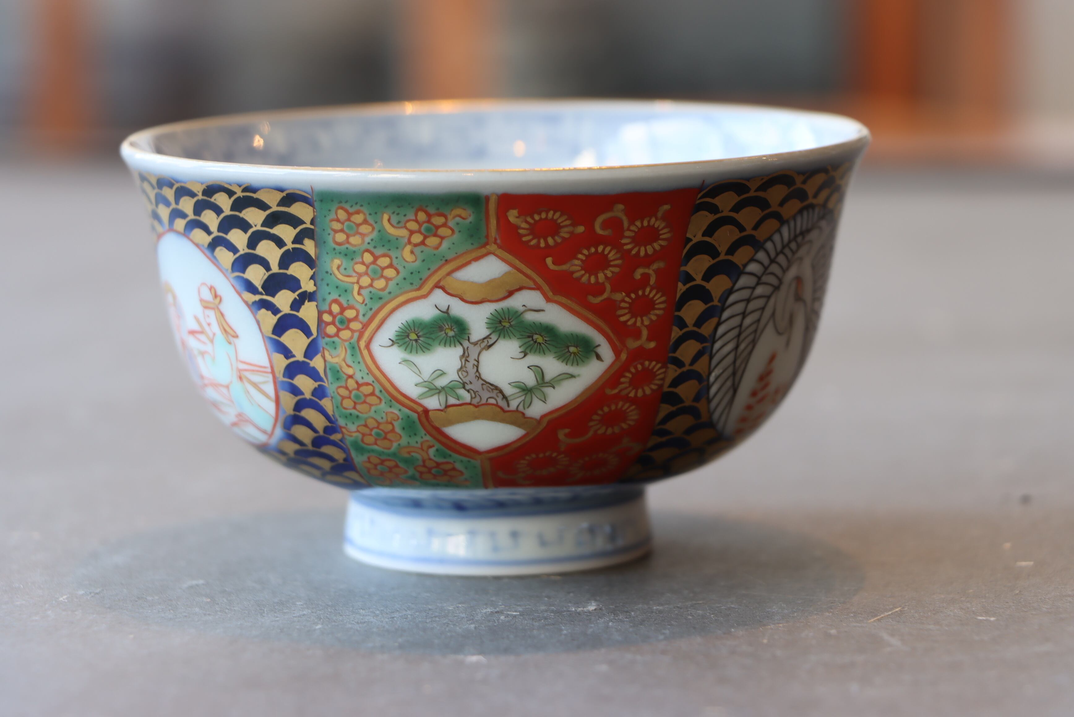 伊万里焼 色絵 桃手 鶴亀翁文 蓋茶碗 通りもの/Imari coverd bowl