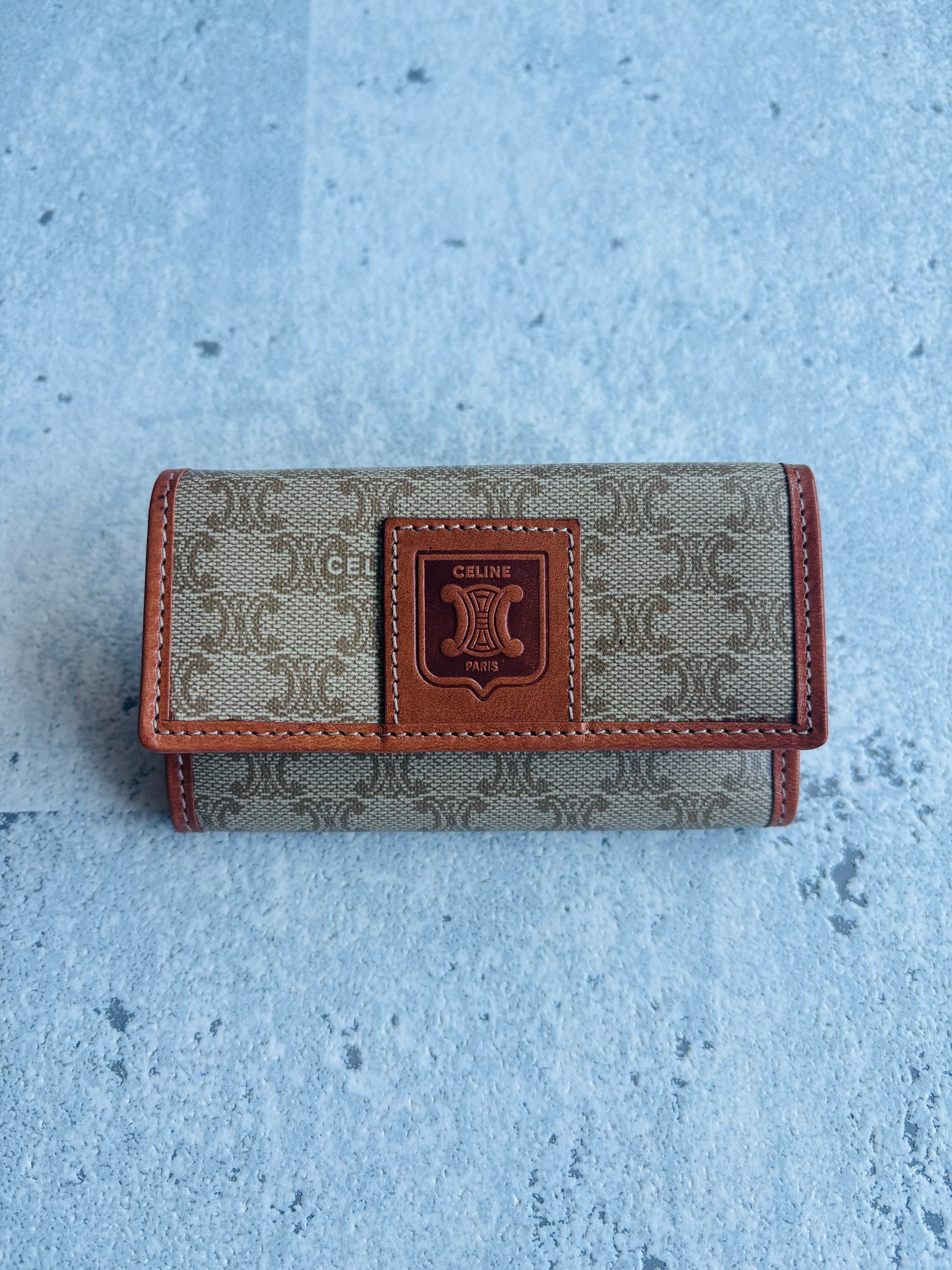 CELINE マカダムベージュ エンブレム型押し キーケース