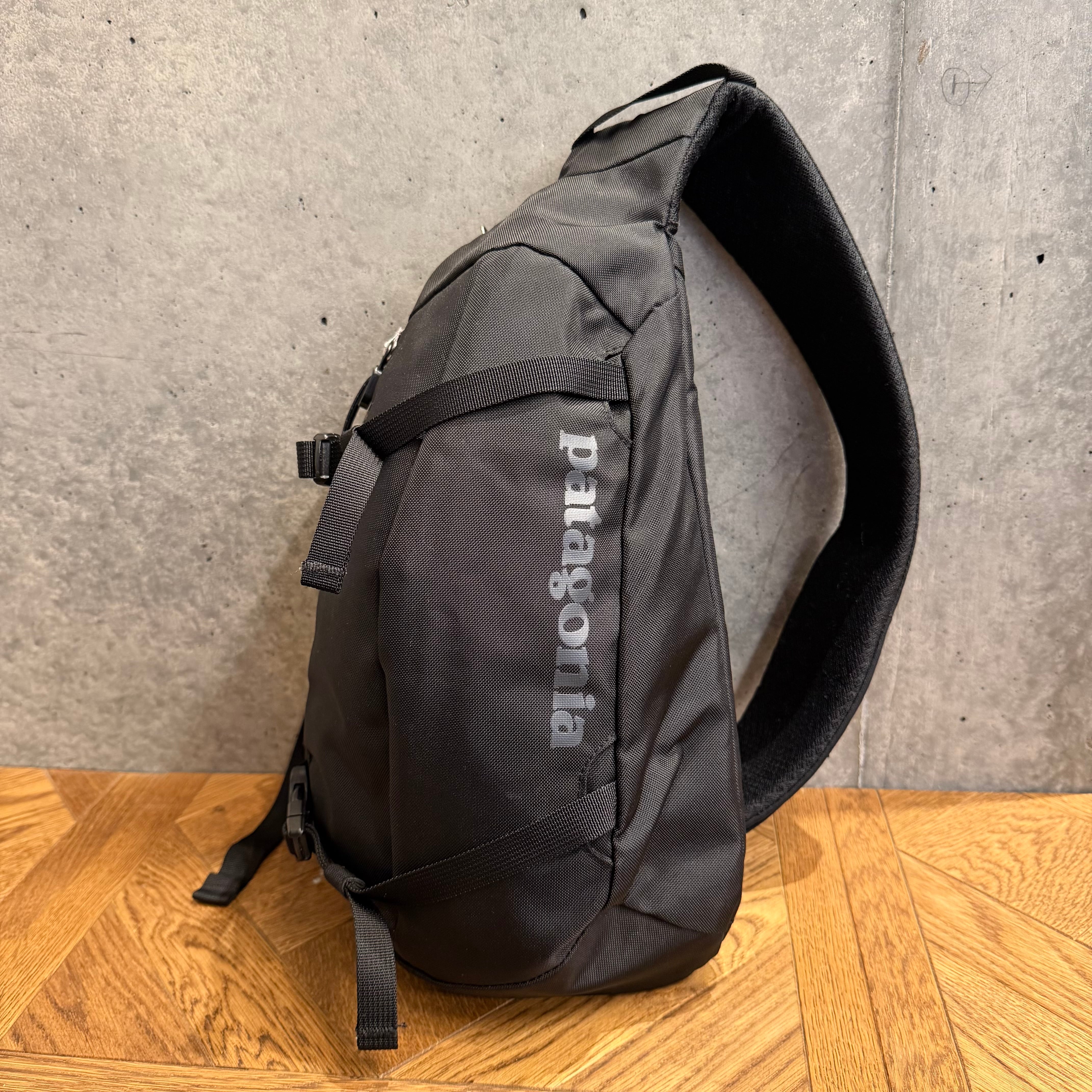 PATAGONIA ATOM SLING 8L 2019 BLACK | safarionline