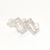 シルバー パール＆キラキラ スクエア ピアス simple silver series mm1057