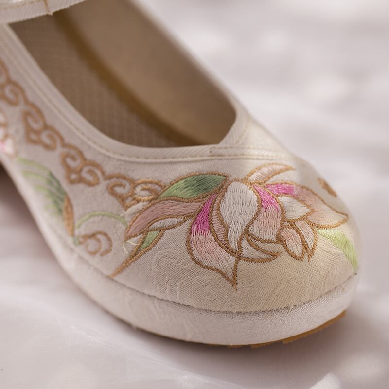 雲端之履---绾梦シリーズ】☆刺繍靴☆ 2color 手作り靴 チャイナ靴 