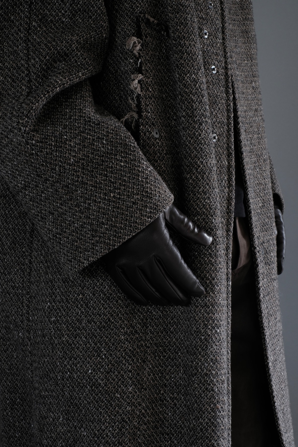 OMAR AFRIDI / CURVED GLOVES -DARK BROWN- | LIVING