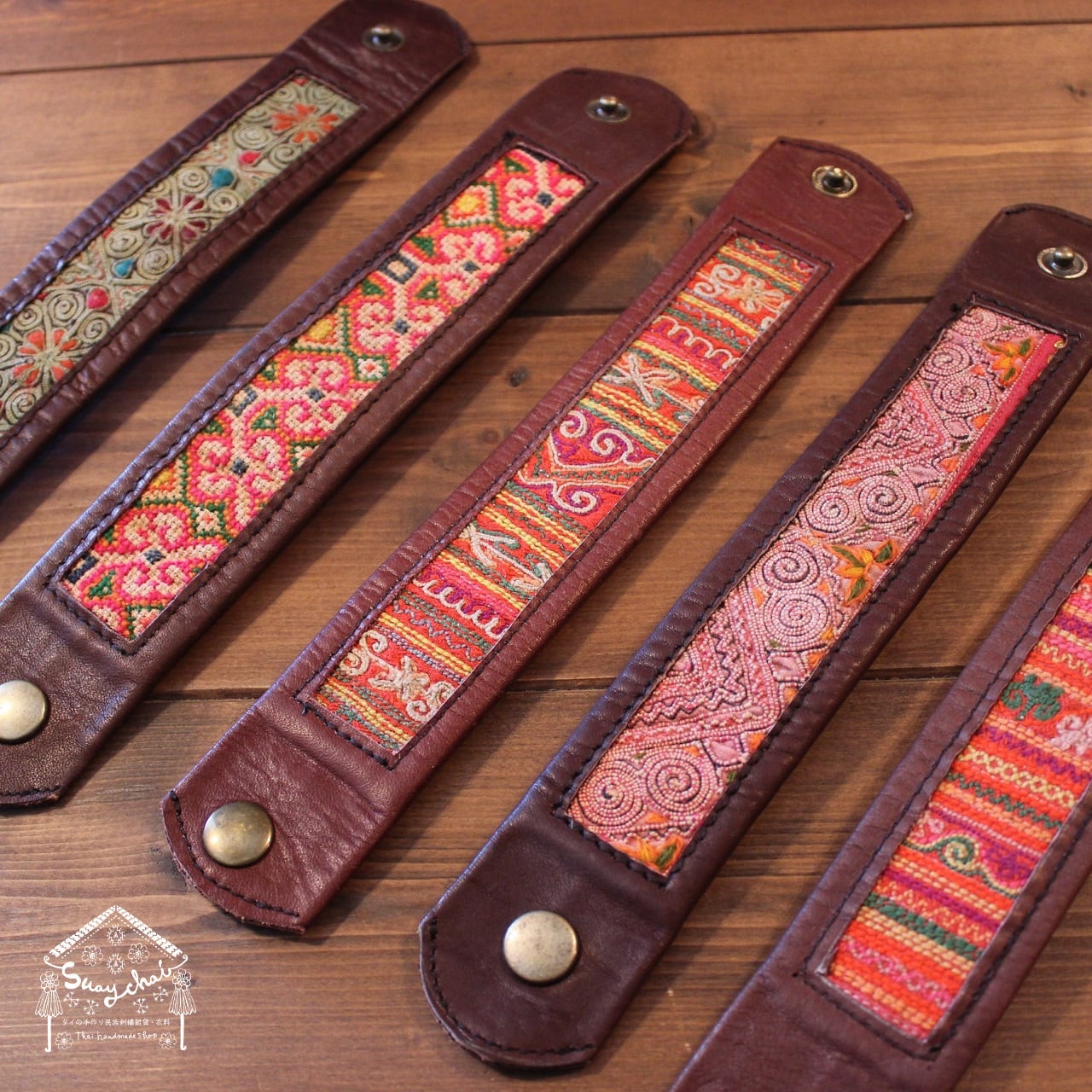 モン族刺繍とろうけつ染めの貫頭衣ワンピース【D】 | タイの民族刺繍