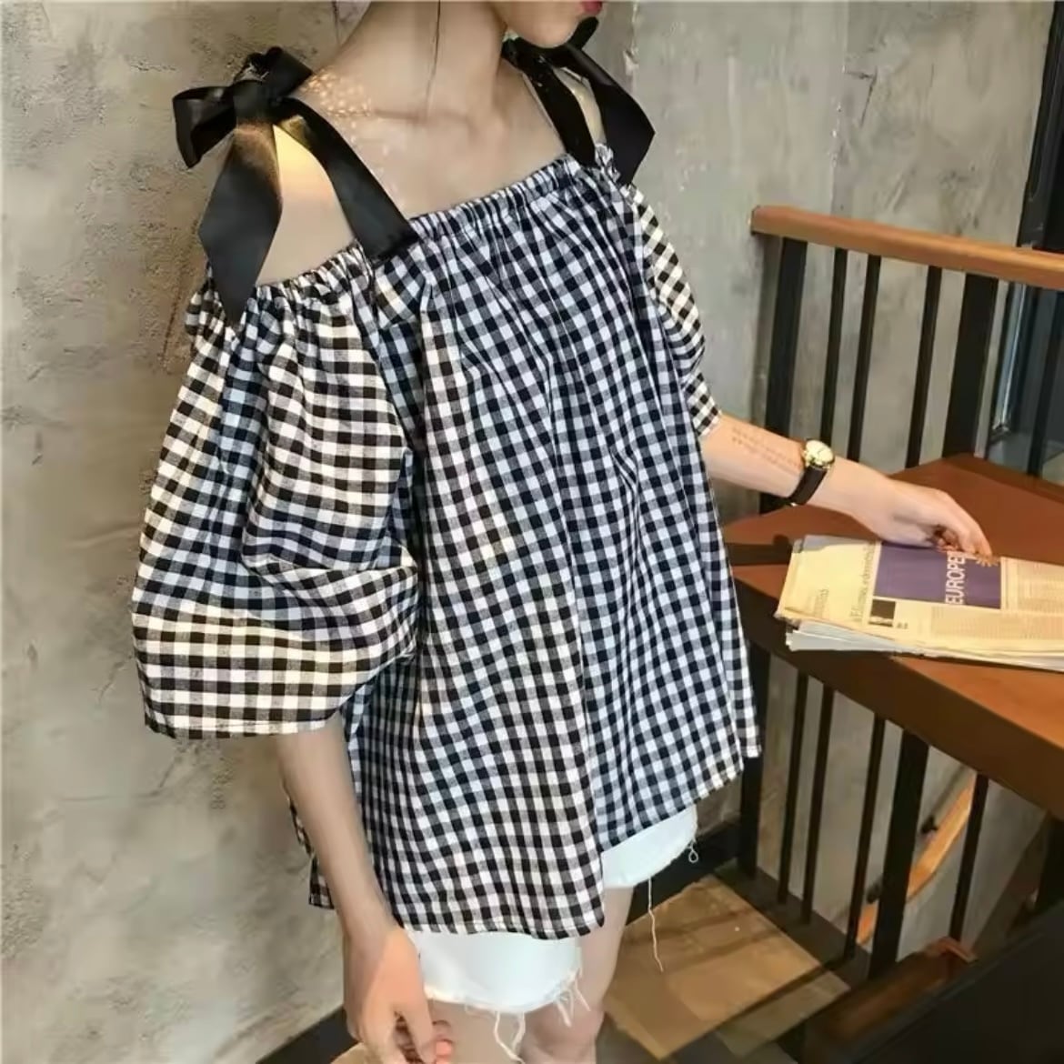 ギンガムチェックオフショルブラウス