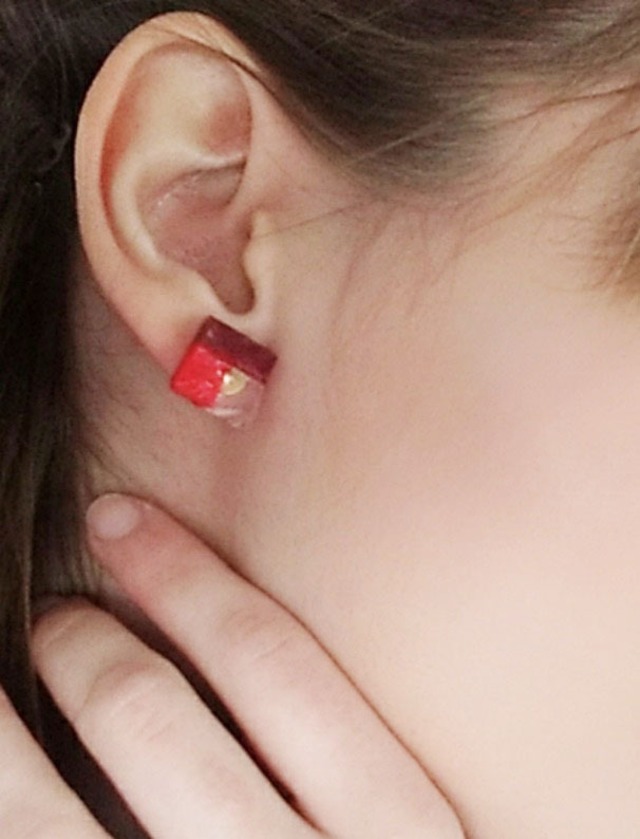 【花窓】ポストピアスM　黄緑×オレンジ×クリア