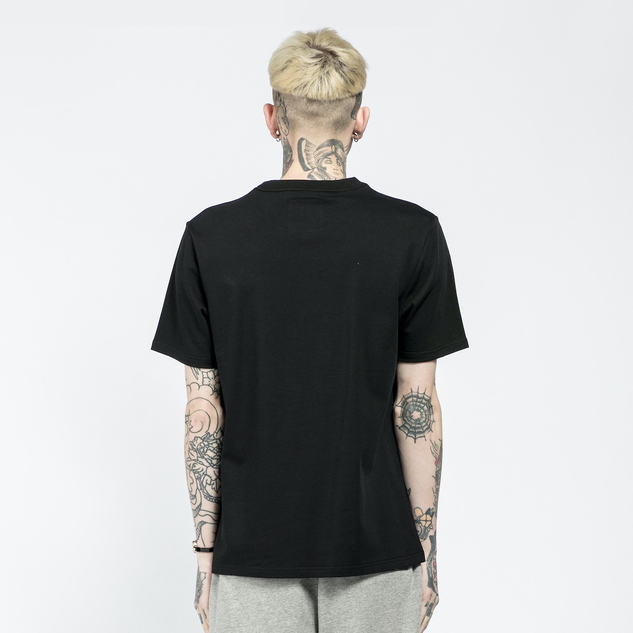 SALE【HIPANDA ハイパンダ】メンズ Tシャツ SALE MEN'S ASTRONAUT PURPLE PRINT SHORT SLEEVED T-SHIRT / BLACK