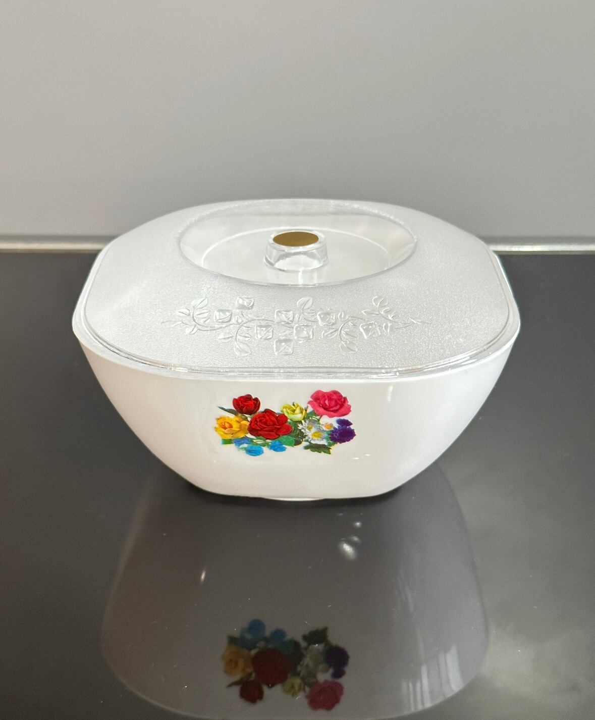 昭和レトロ 蓋付き小物入れ 花柄容器 プラスチックケース 菓子入れ