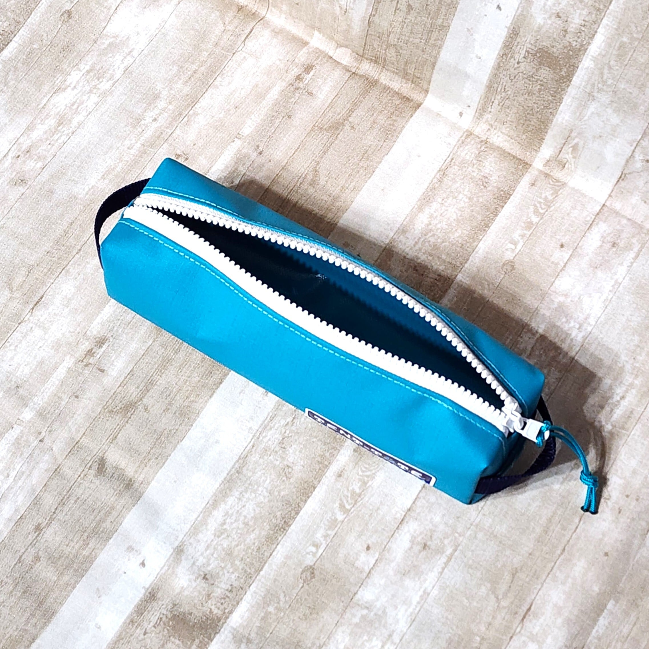 ペンケースみたいなポーチ ＜K-0664＞ | TENT-TOTE®（テント―ト）