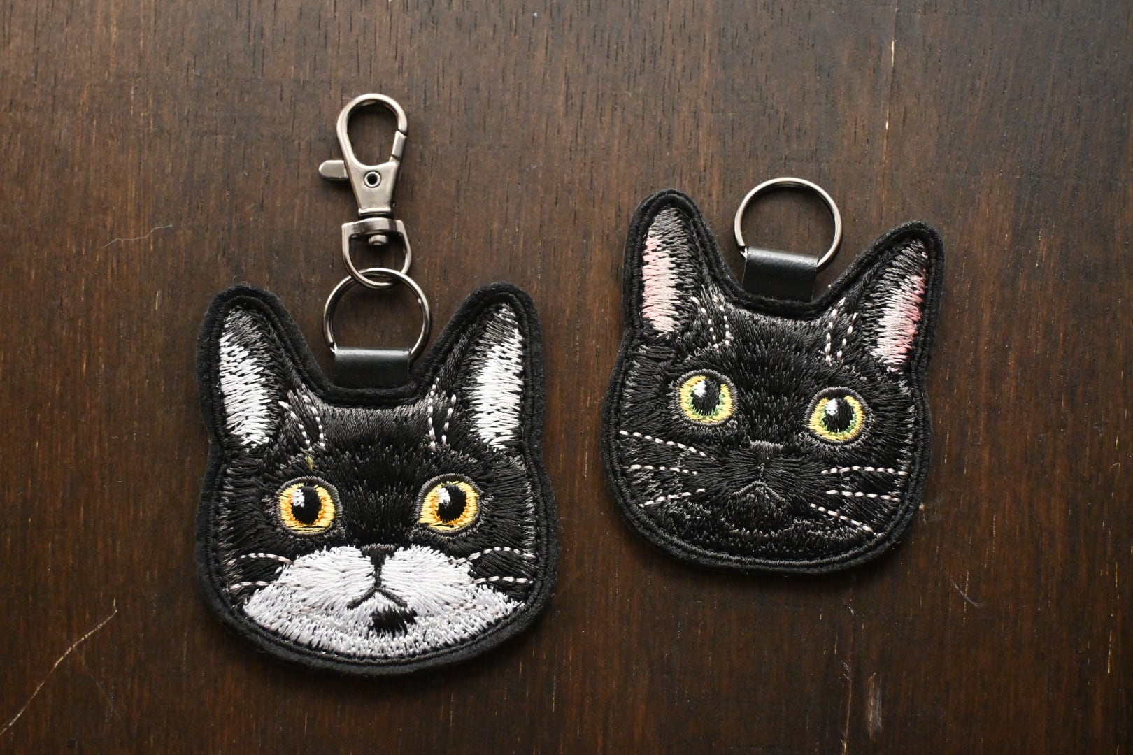 刺繍猫ちゃんのキーホルダー | 猫と暮らす洋裁店