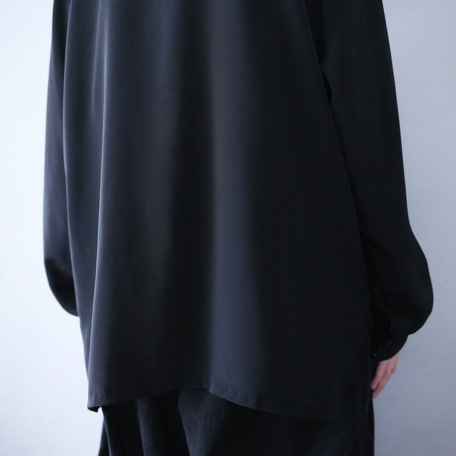 "刺繍" collar and fry-front design black one-tone mode shirt