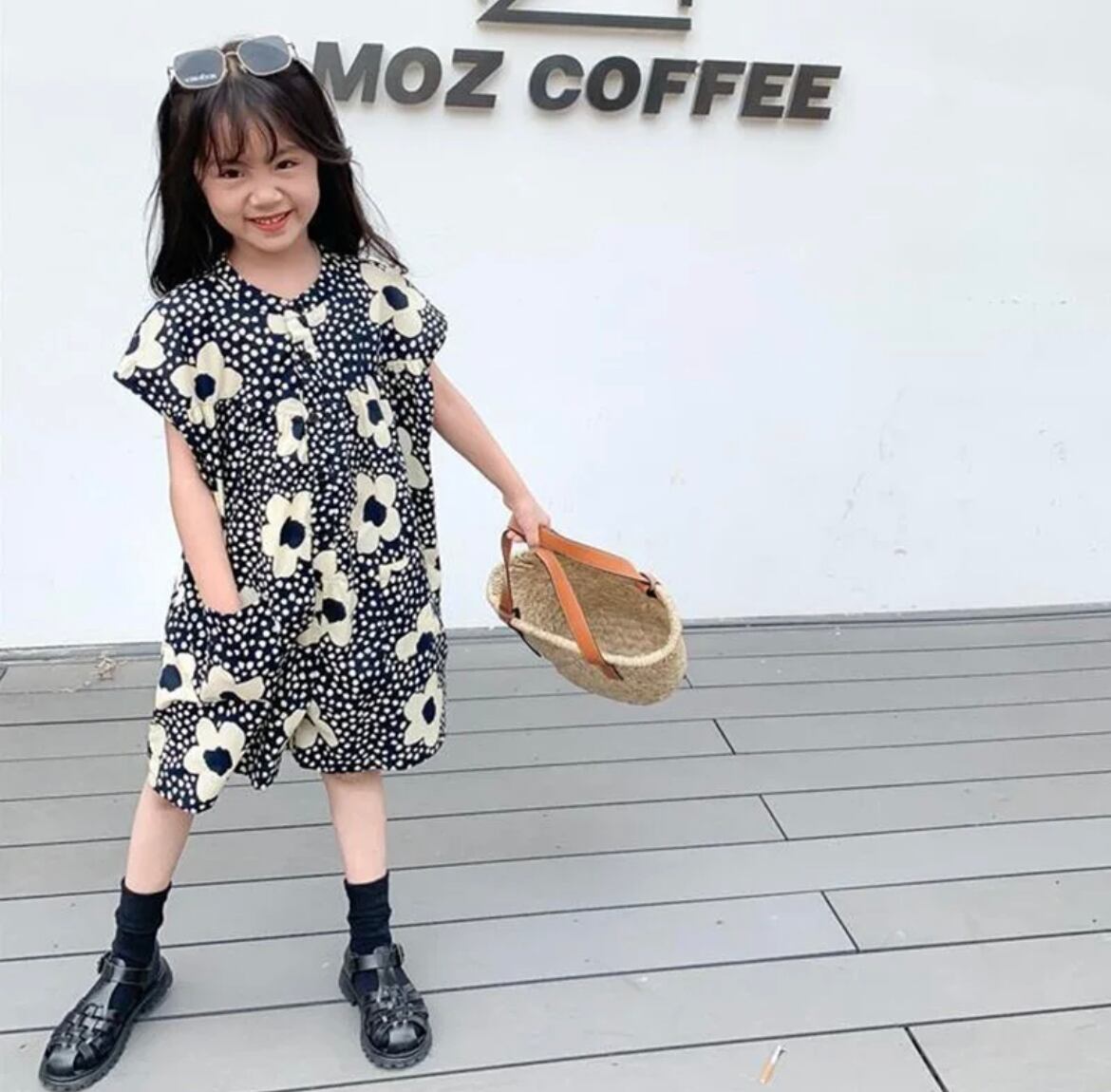 お花のゆったりジャンプスーツ