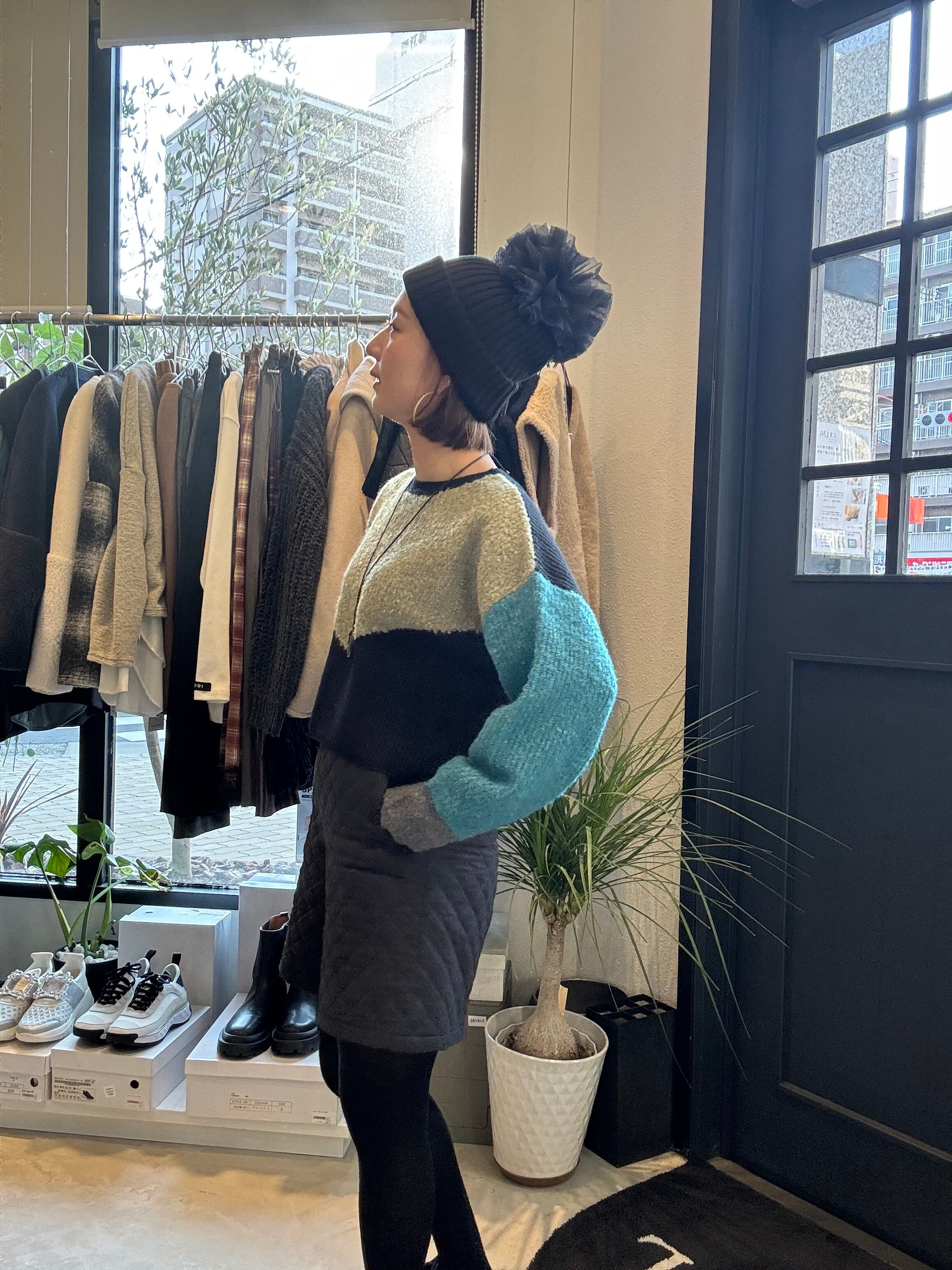 【SELECT】カラーブラックショート丈ニット　29-0451