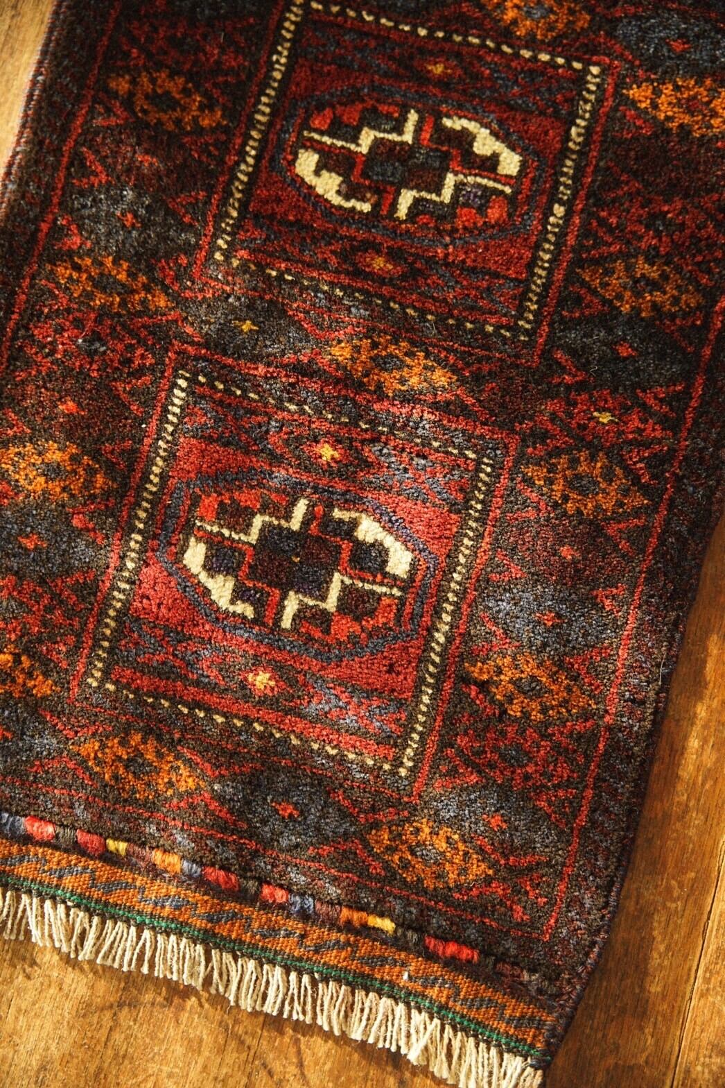 829 -Vintage Baluch rug | 手織りのヴィンテージラグ専門店 | Bahr