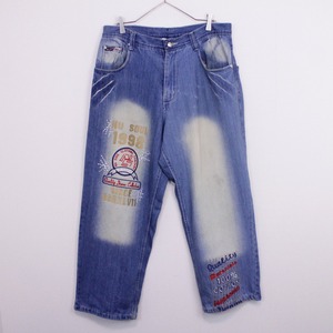 【Caka act2】Embroidery Design Faded Baggy Denim Pants