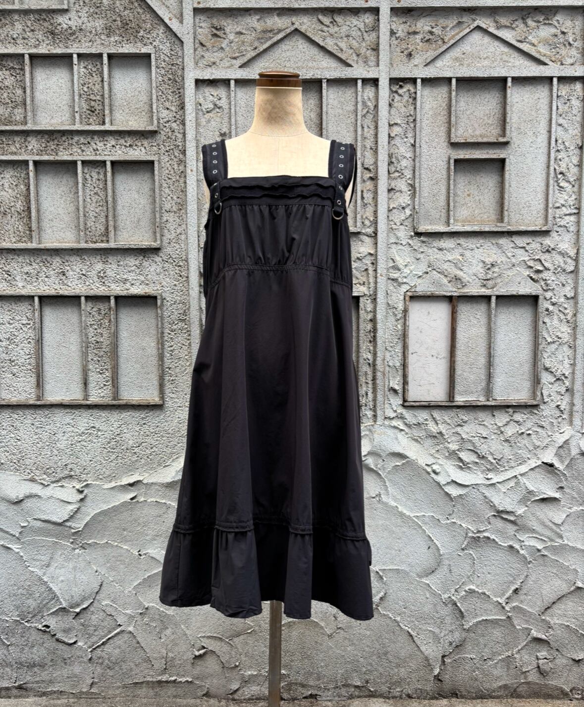 "CACHECACHE" black frill design one-piece