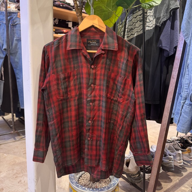 1960s MANHATTAN GOLDEN NEEDLE SHIRT
